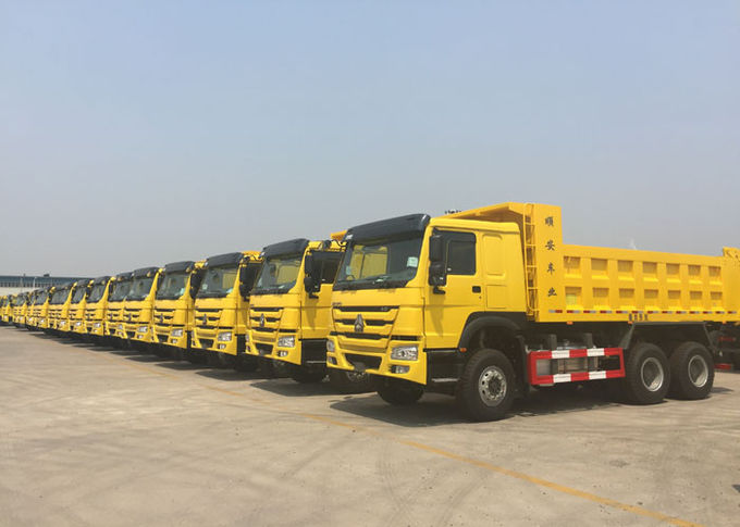 Tipper Dump Sino Howo Trucks 6X4 10-25 CBM para o transporte do material de construção
