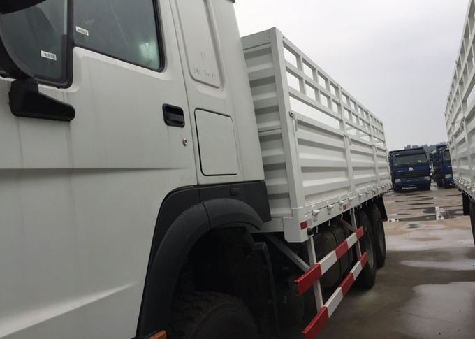 Veículos de carga econômicos leves dos bens HOWO 25 toneladas de beliche de 10Wheels LHD 290 HP dois