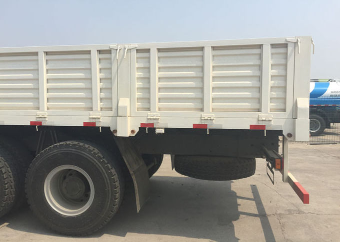 Toneladas da configuração superior da cabine 30 - 60 do caminhão SINOTRUK HOWO HW76 da carga do motor diesel