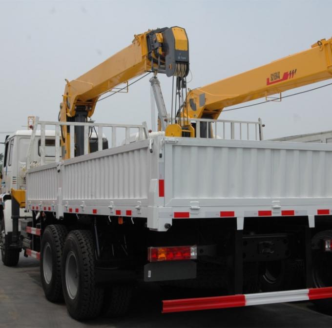 O caminhão de Sinotruk HOWO 6X4 10t do tipo da parte superior de China montou o preço telescópico de 10 toneladas do guindaste do crescimento do guindaste
