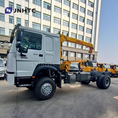 Caminhão pesado HOWO Caminhão de carga diesel 4x4 6 rodas Chassis com guindaste de alta qualidade
