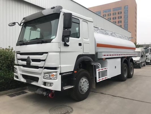 Caminhão de petroleiro 400L do combustível de óleo de Sinotruk LHD 20cbm 371HP