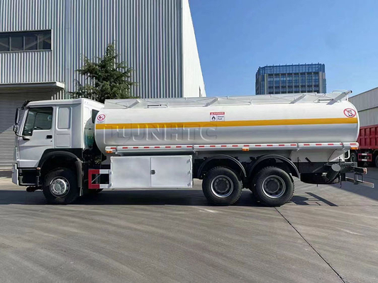 condução do caminhão de petroleiro 371hp de 6x4 20000L Sinotruk Howo LHD