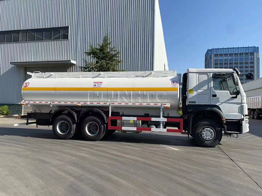 condução do caminhão de petroleiro 371hp de 6x4 20000L Sinotruk Howo LHD