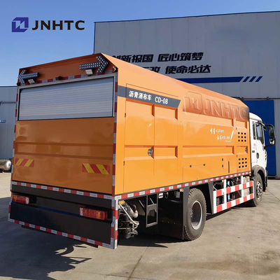caminhão de borracha HOWO A7 de 8x4 Asphalt Gravel Macadam Synchronous Sealing