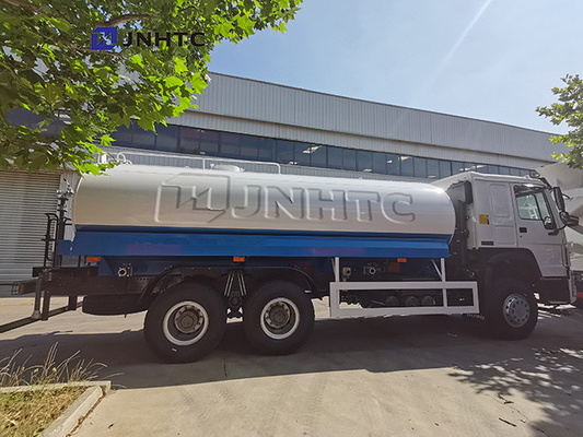 Sinotruk Howo 6x4 que polvilha o caminhão de tanque 351 da água - 450hp