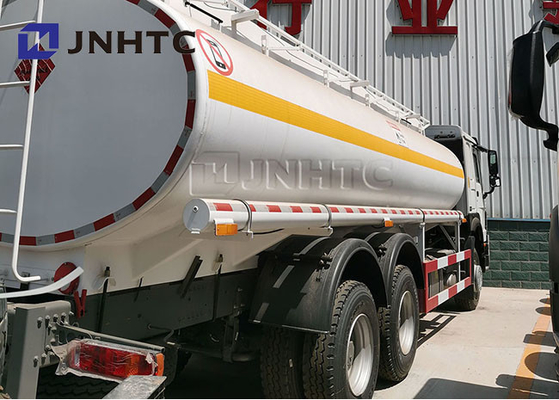 Caminhão de depósito de gasolina 6x4 de Sinotruk Howo 20000l 25000 litros