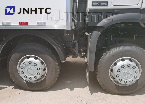 Sinotruk HOWO Van Truck Light Duty refrigerado alimentos frescos 8x4