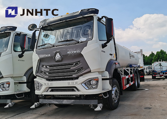 Água de Sinotruk Hohan 1000l que polvilha a roda da movimentação do caminhão 4X2