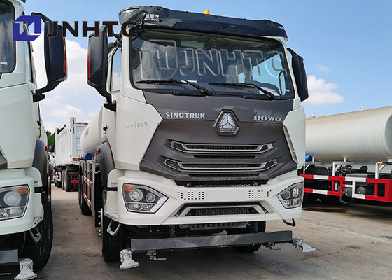 Água de Sinotruk Hohan 1000l que polvilha a roda da movimentação do caminhão 4X2