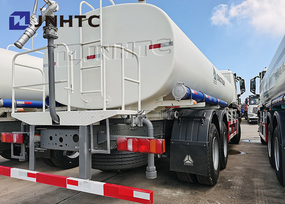 Água de Sinotruk Hohan 1000l que polvilha a roda da movimentação do caminhão 4X2