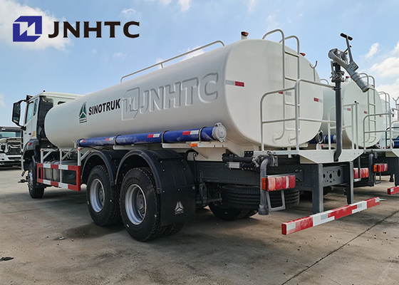 Água de Sinotruk Hohan 1000l que polvilha a roda da movimentação do caminhão 4X2