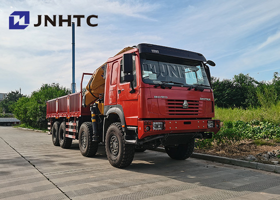 Sinotruck Howo 8x8 todo o caminhão da carga da movimentação da roda com os guindastes de 30t 13t