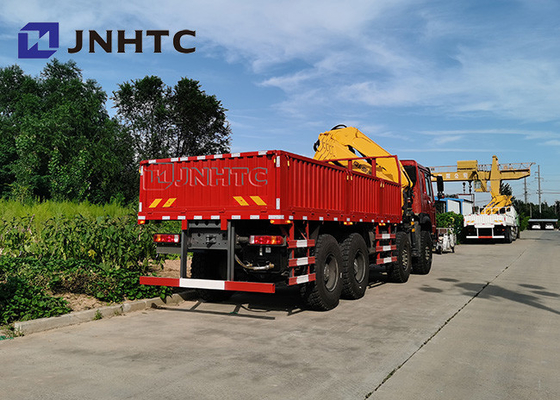 Sinotruck Howo 8x8 todo o caminhão da carga da movimentação da roda com os guindastes de 30t 13t