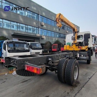 Caminhão pesado HOWO Caminhão de carga diesel 4x4 6 rodas Chassis com guindaste de alta qualidade