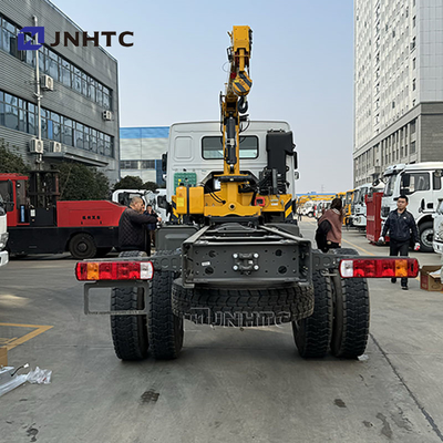 SINOTRUK HOWO caminhão de carga diesel 4x4 6 rodas chassi com guindaste preço baixo