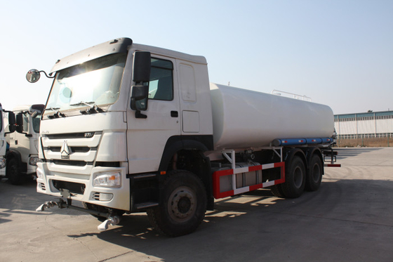 Caminhão de petroleiro 15 da água de Sinotruk LHD 6x4 - capacidade 25cbm para ajardinar da cidade