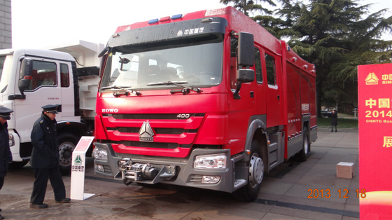 viaturas de combate do fogo de 20CBM LHD 6X4, carro de bombeiros vermelho da espuma da emergência da segurança