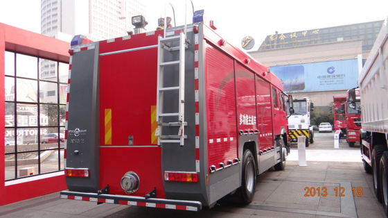 viaturas de combate do fogo de 20CBM LHD 6X4, carro de bombeiros vermelho da espuma da emergência da segurança