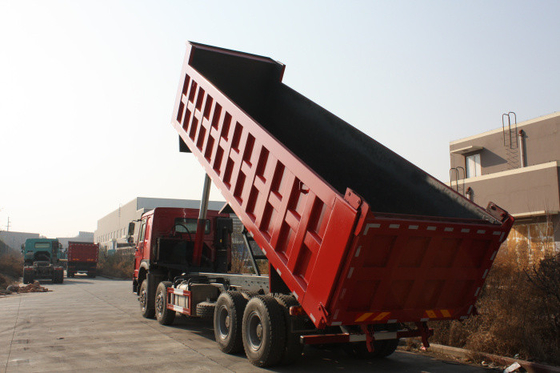 caminhão basculante resistente vermelho de Sinotruk Howo 8x4 das rodas 50T 12 com 30M3 capacidade LHD