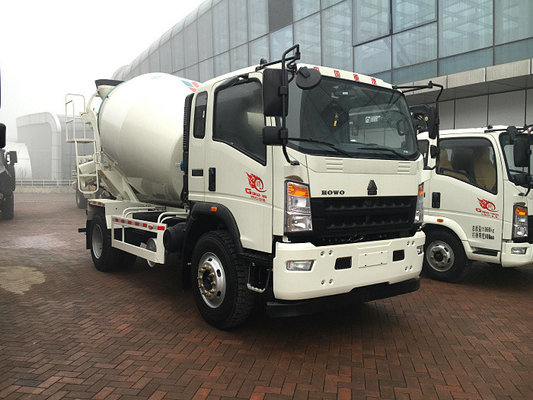 o anúncio publicitário do dever da luz do combustível diesel do caminhão do misturador 6x4 concreto transporta Sinotruk Howo7