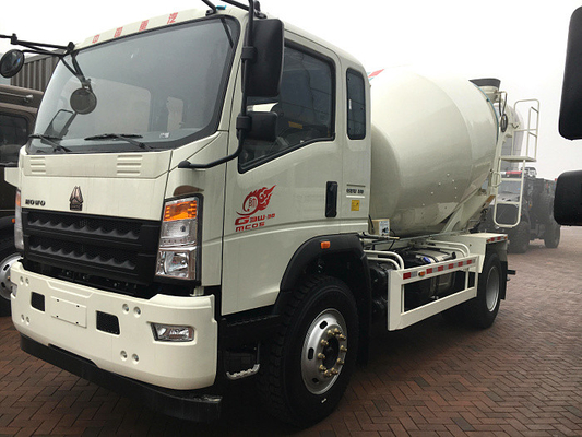 o anúncio publicitário do dever da luz do combustível diesel do caminhão do misturador 6x4 concreto transporta Sinotruk Howo7