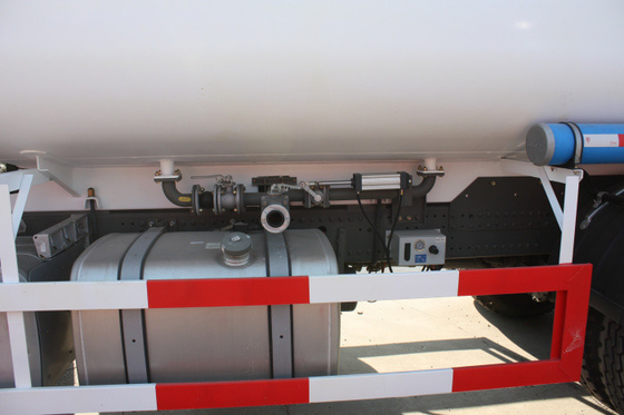 10 rodas 336hp prova do tempo do caminhão da água de 5000 galões com taxa de fluxo do ³ /H de 60m