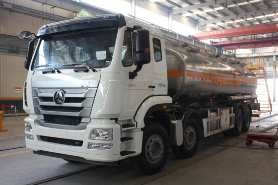 Rodas do caminhão de depósito de gasolina 12 de Hohan para o óleo que transporta o modelo ZZ1315M4666C1