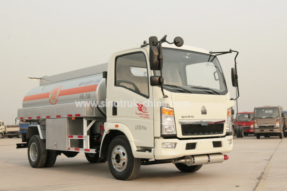 Sinotruk ilumina as rodas comerciais do caminhão de entrega 6 do combustível caminhões/4×2 do dever
