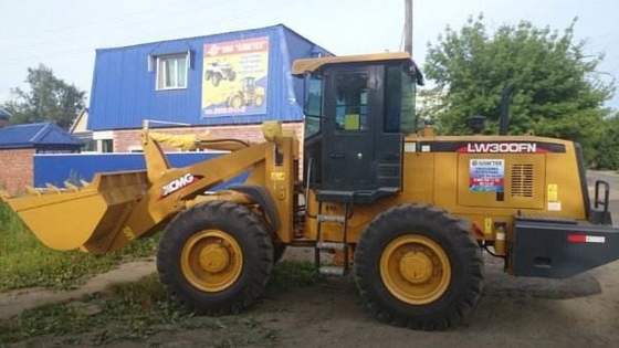 A maquinaria 92kw de construção pesada de LW300FN 10t avaliou o poder com aprovação do Iso Ccc