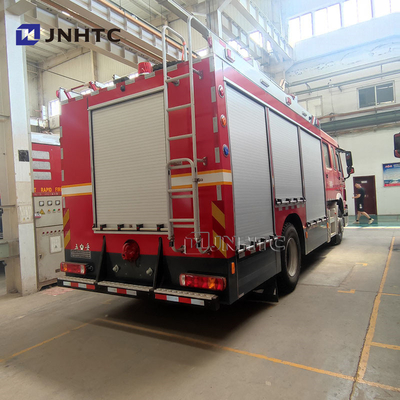 HOWO 18m Alto Armo de pulverização 4x2 12000l Grande fluxo de resgate de incêndio caminhão de bombeiros para venda