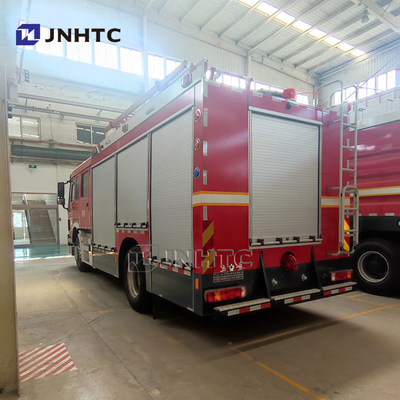 HOWO 18m Alto Armo de pulverização 4x2 12000l Grande fluxo de resgate de incêndio caminhão de bombeiros para venda