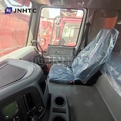 China Famous Brand HOWO Tipper Trucks 6X4 400HP Dump Truck Transportando em África Venda Quente