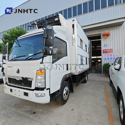 HOWO 4X2 Caminhão de transporte de frango pequeno Veículo de entrega de frangos para venda