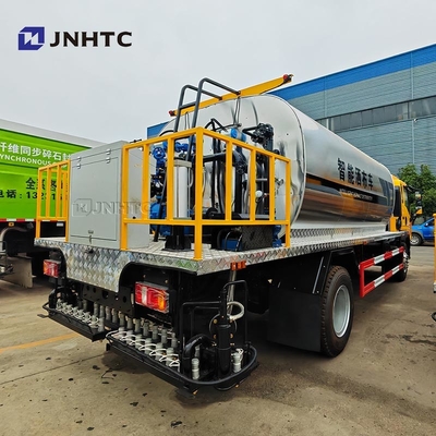 Equipamento de pulverização de asfalto HOWO caminhões 4X2 160HP Intelligent Bitumen Spreader para venda