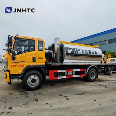 Equipamento de pulverização de asfalto HOWO caminhões 4X2 160HP Intelligent Bitumen Spreader para venda