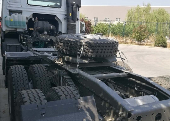 6x4 aprontam - o caminhão do veículo com rodas do caminhão 10 da cabeça do trator do caminhão do motor