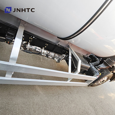 Sinotruk Howo 4x2 Camião de combustível leve de óleo Cisterna de 4200 litros Caminhões de combustível de óleo diesel