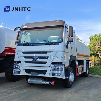 Howo Camiões-tanque de petróleo 4X2 266HP 30000 litros Transporte de combustível Camiões-tanque de combustível