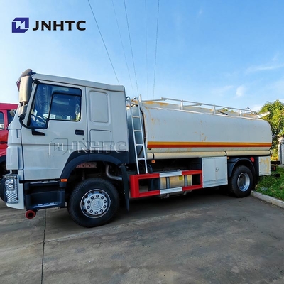 Howo Camiões-tanque de petróleo 4X2 266HP 30000 litros Transporte de combustível Camiões-tanque de combustível