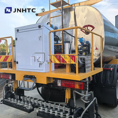 HOWO 4X2 Trailers de construção rodoviária distribuidores de asfalto caminhão com barras de pulverização para a preparação de asfalto