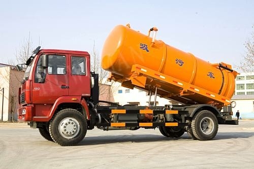 Eixos dianteiros amarelos do caminhão HF7 da sução do esgoto do diesel SINOTRUCK 6M3 da cor