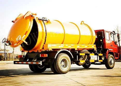 Eixos dianteiros amarelos do caminhão HF7 da sução do esgoto do diesel SINOTRUCK 6M3 da cor