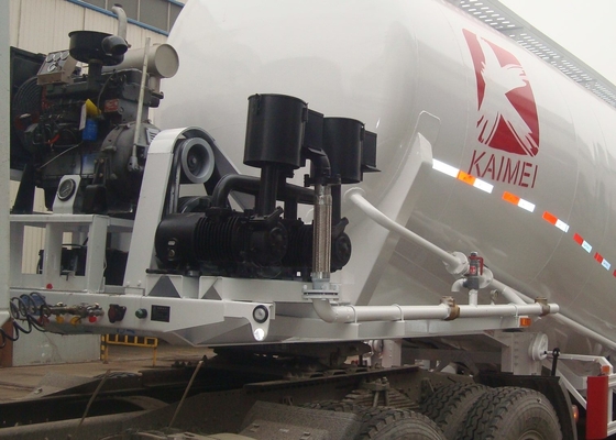 O ISO passou o caminhão de tanque de 10 Wheeler Sinotruk Howo Bulk Cement e o caminhão do trator com corpo do petroleiro do ³ de 50M