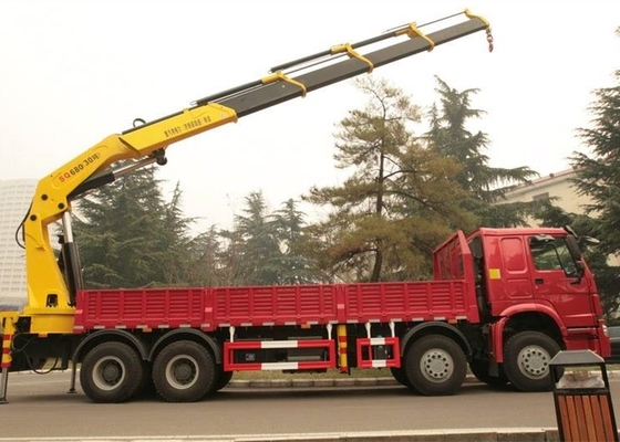 O caminhão de SINOTRUK HOWO montou o guindaste/o guindaste de patíbulo montado caminhão para a construção