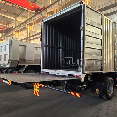 Sinotruk Howo 4X2 300 HP Euro II Direito de direção Coletor de lixo Caminhão comprimido Caminhão de coleta de resíduos