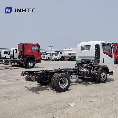 Sinotruck Howo 4x2 5 toneladas 8 toneladas Carga leve / camião de descarga Chassis Combustível diesel Euro 2 Emissão Direção esquerda