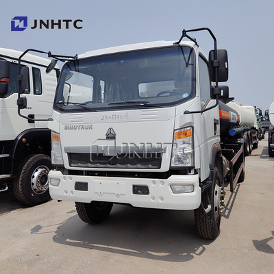 HOWO 4000 litros 5000 litros Caminhão de tanques de combustível 5 toneladas métricas Caminhões de distribuição de combustível