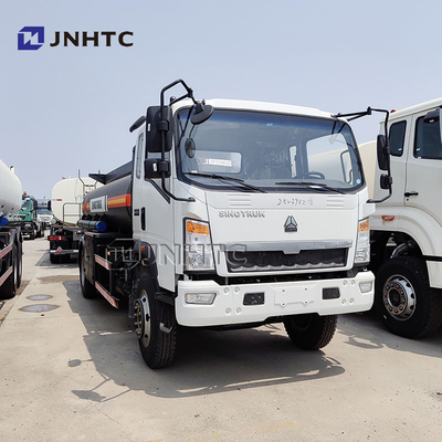 HOWO 4000 litros 5000 litros Caminhão de tanques de combustível 5 toneladas métricas Caminhões de distribuição de combustível