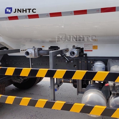 Howo NX 6x4 10 Carrinho de irrigação de pulverização de rodas Carrinho de água de tanque de água caminhão 15000 20000 litros
